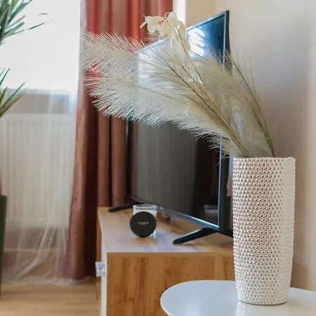 Mokotow Reytan By Renters شقة وارسو